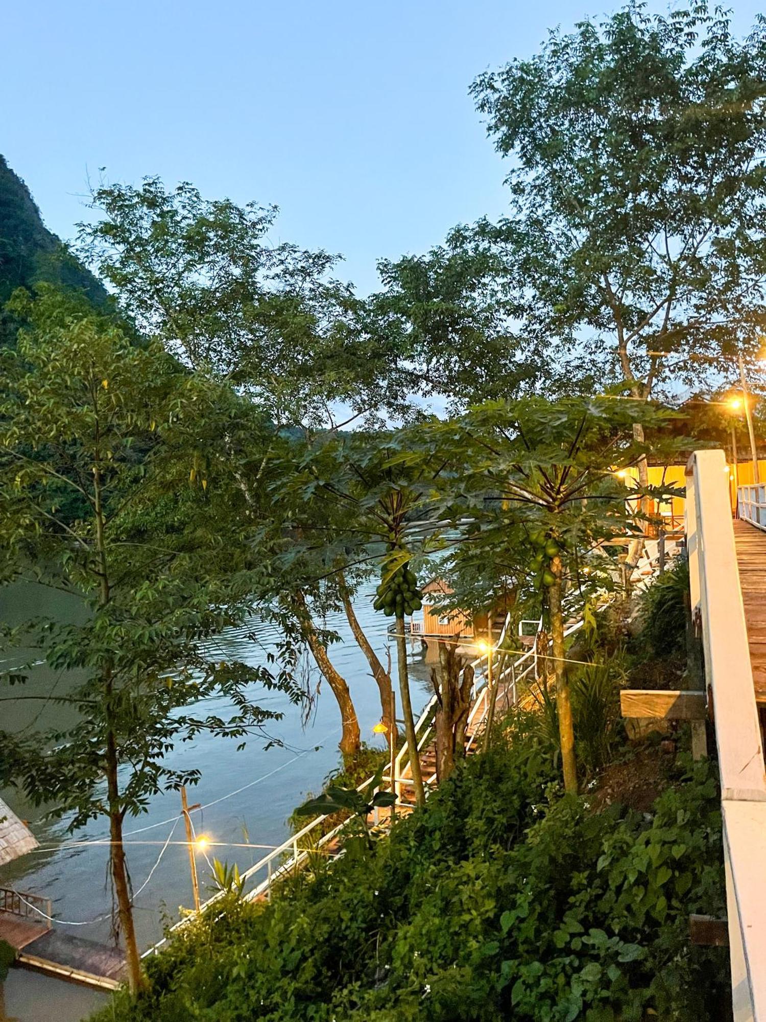 Hotel Nongkhiaw The Float House Exterior foto