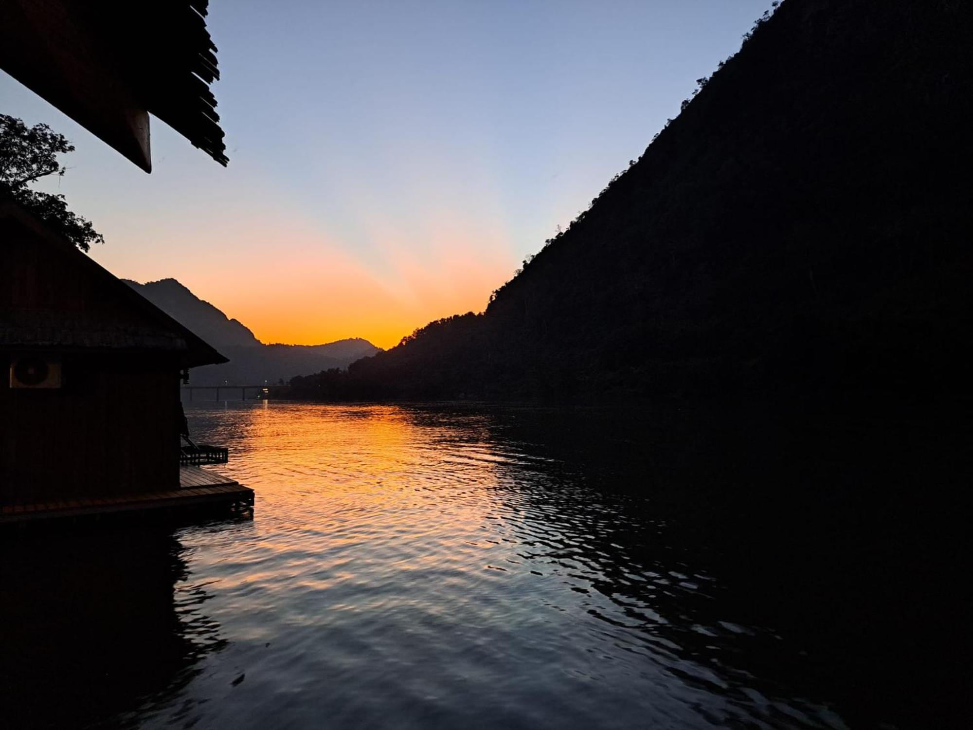 Hotel Nongkhiaw The Float House Exterior foto